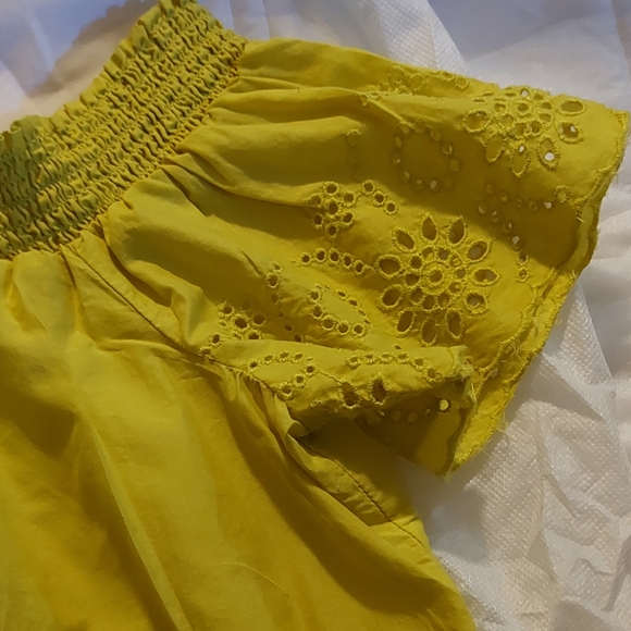 On/Off Shoulder top - Picture 2 of 2